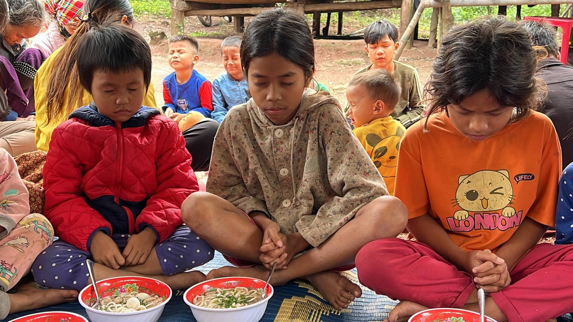 Vietnam Children Praying 2 1